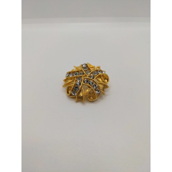 Vintage MJENT Gold Tone Wreath Style Circle Brooch With Clear White Crystal - Picture 6 of 9